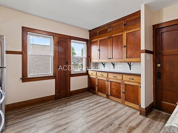 Kitchen cabinets