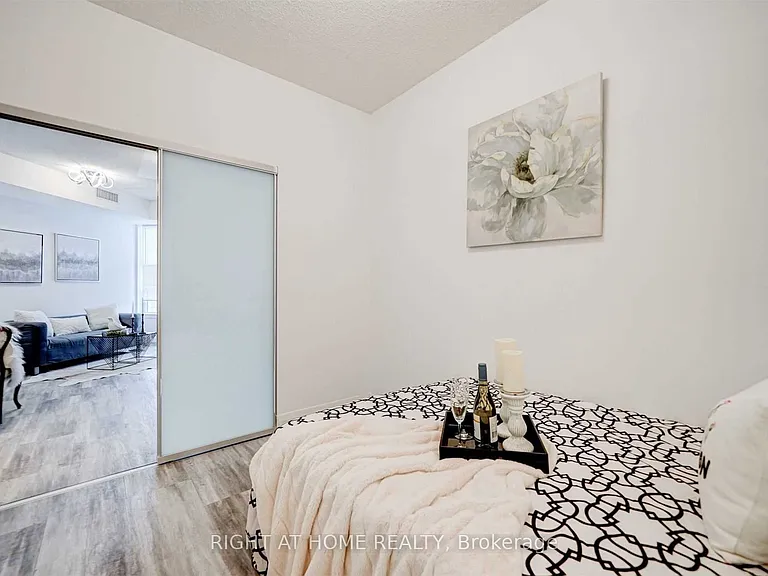 7171 Yonge St #511 — Photo 10