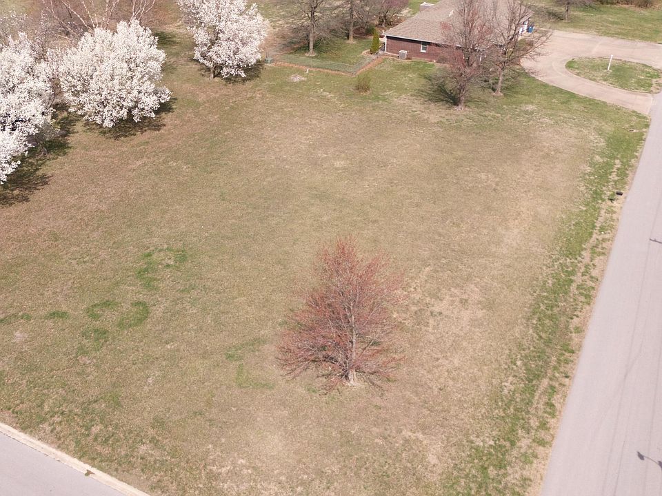 2nd image of 404 E 2nd Ter