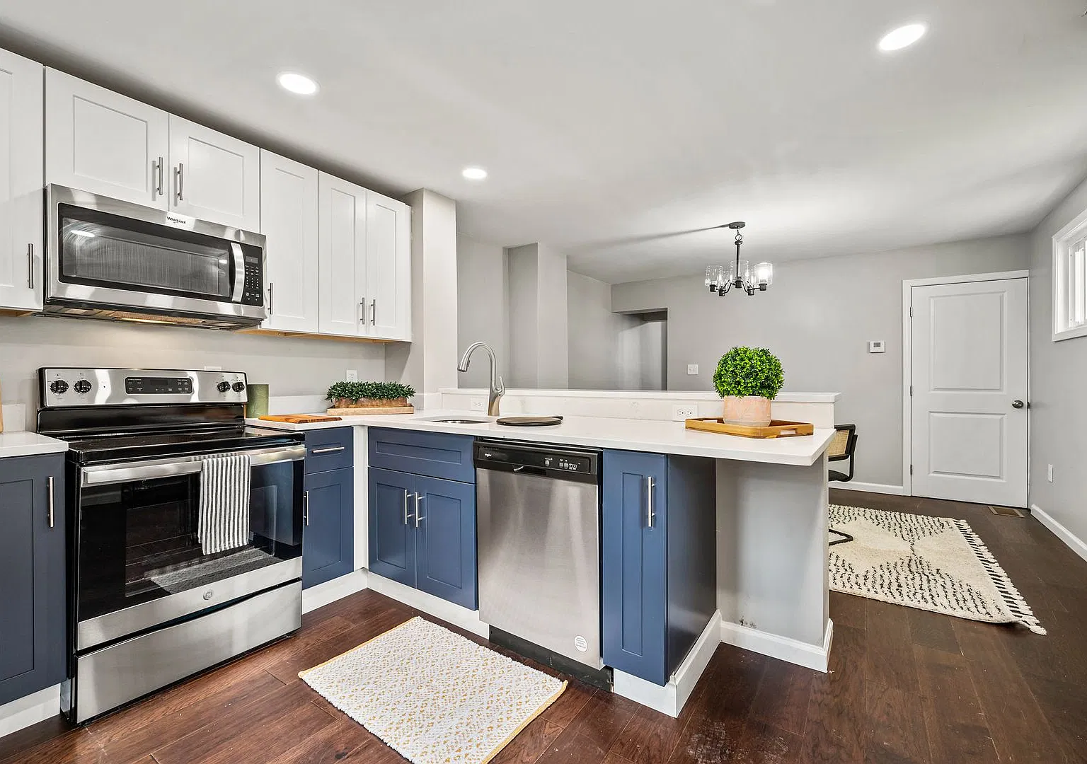 Newly Renovated 2 Bed/1 Bath Home In Sharpsburg — Photo 1