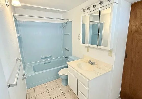 3rd image of 3608 Silverado APT 212