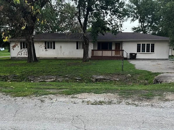 517 N 7th St, Humboldt, KS 66748