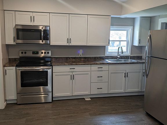 3rd image of 406 Jennison St