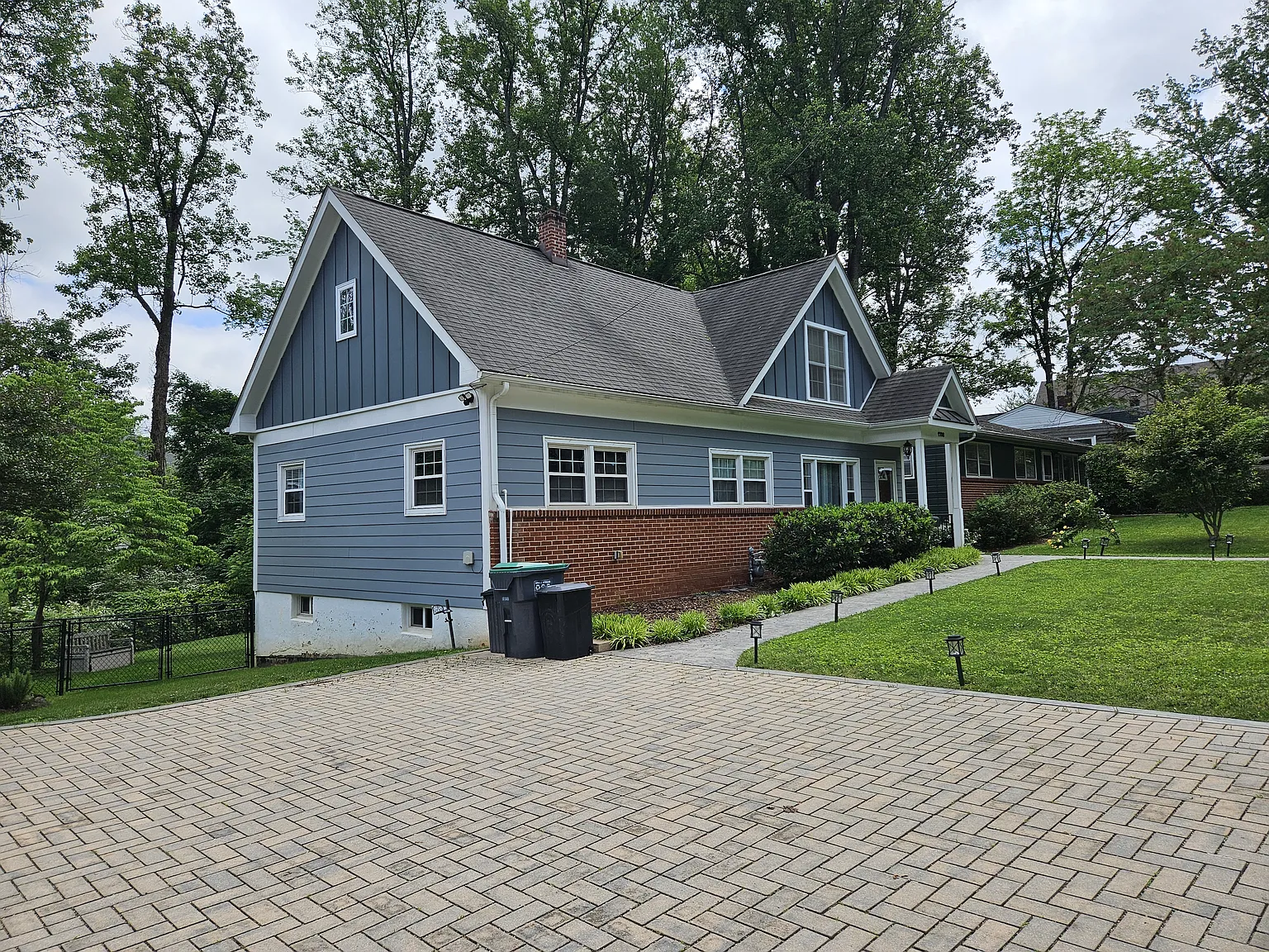 1700 Cherry Ave photo 1