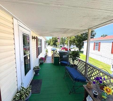 2nd image of 207 Pheasant Ridge Cir