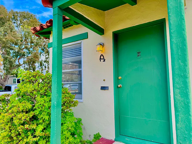 4851 Brighton Ave #A — Photo 3