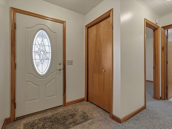 5th image of 135 Carlin Dr
