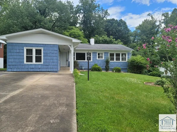 709 Windsor Ln, Martinsville, VA 24112