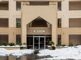 6605 W Burnside Rd UNIT 121, Portland, OR 97210