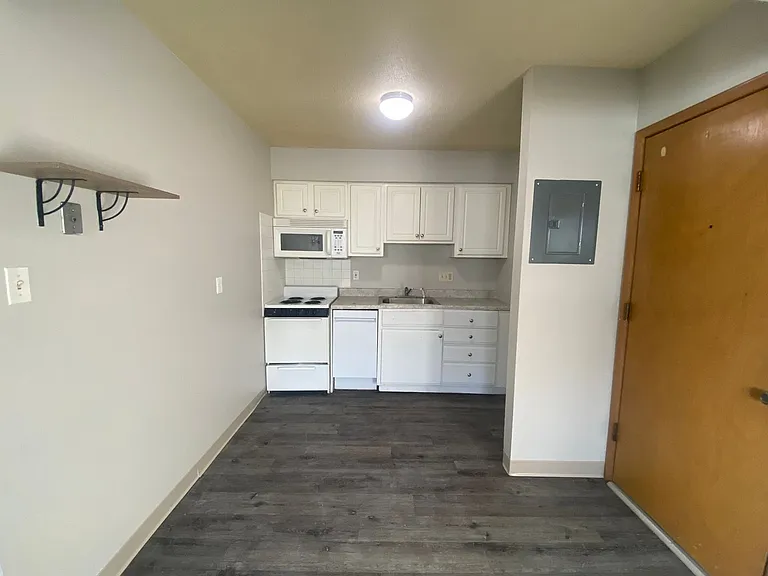 Ashworth Apartments — Photo 15