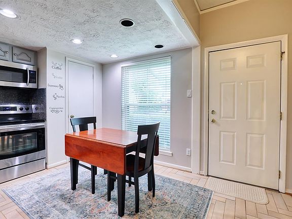 5th image of 14715 Barryknoll Ln APT 146