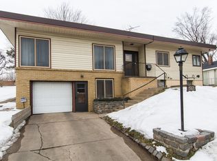 561 White Bear Ave N, Saint Paul, MN 55106