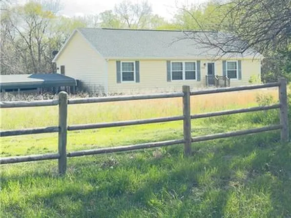 1350 Osborne Rd, Pomona, KS 66076