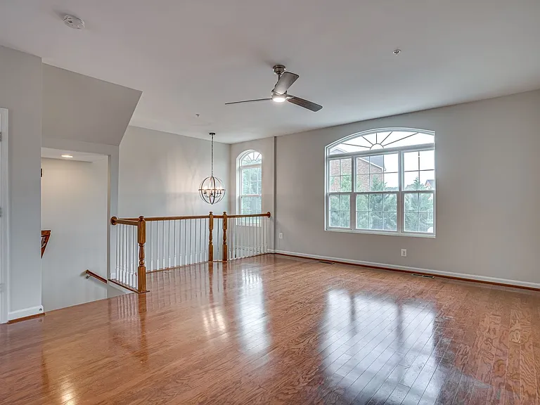 2895 Sedgemore Pl — Photo 3