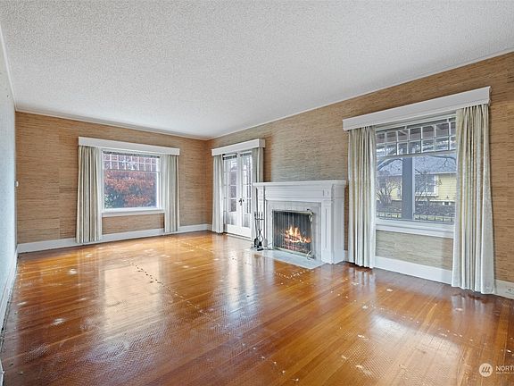 2nd image of 945 University Street
