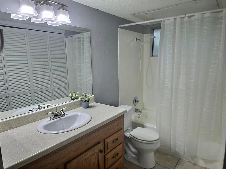 1015 E Yager Ln #172 — Photo 9