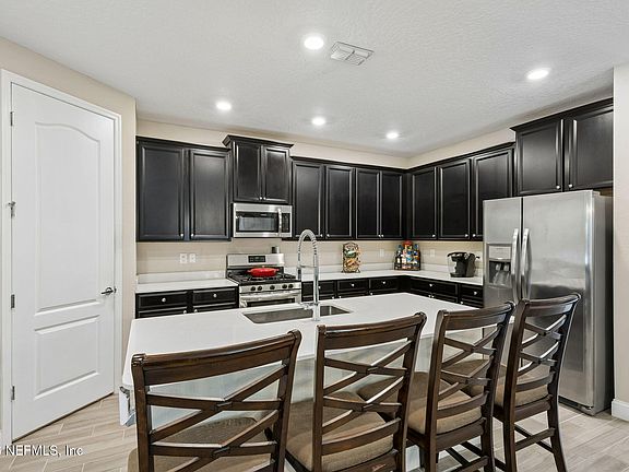 2nd image of 220 RIVERCLIFF Trail