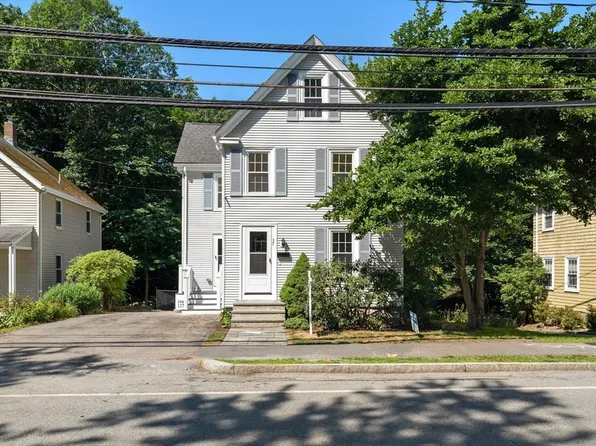 37 Cedar St #37, Wellesley Hills, MA 02481