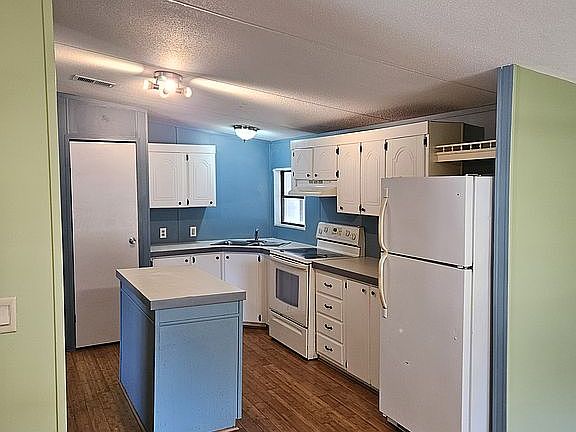 4th image of 1303 Meadow Finch Dr