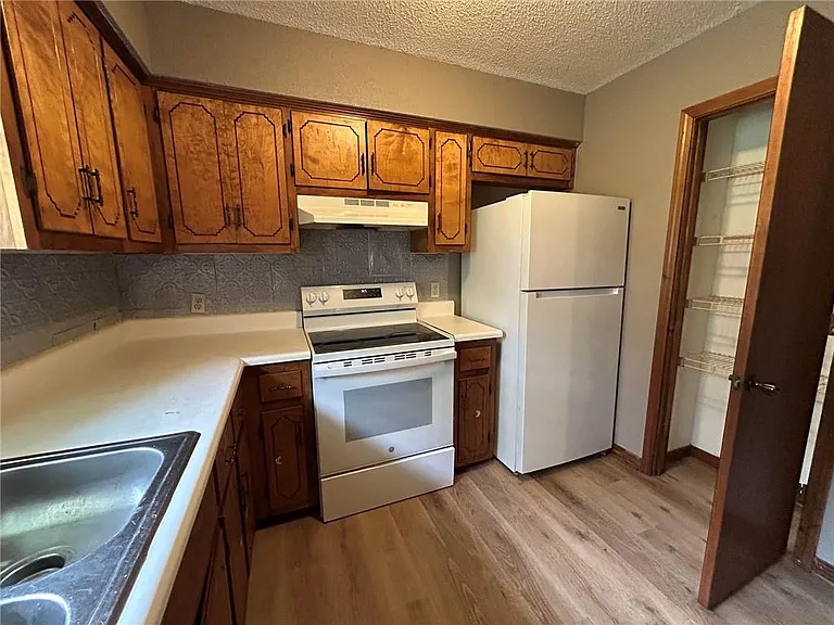 8130 Center St — Photo 5