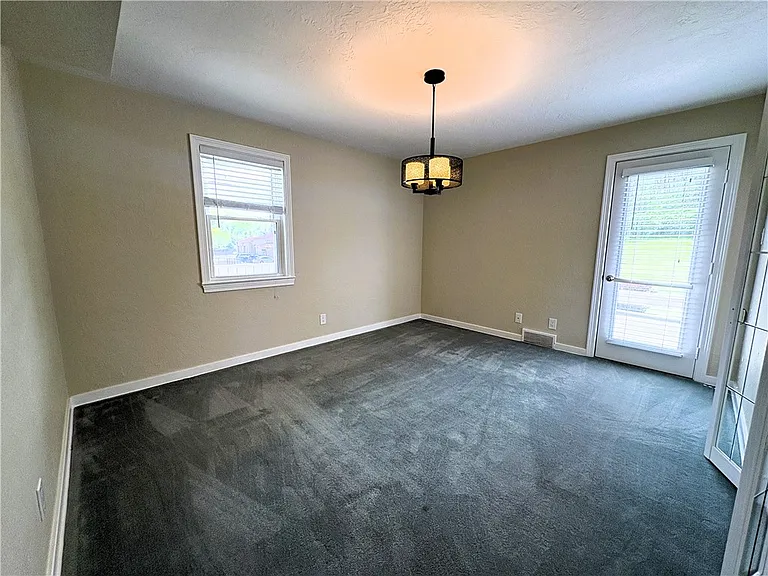 122 Browns Hill Rd — Photo 9