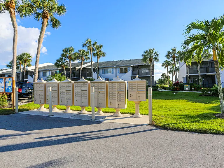 4030 Northlight Dr — Photo 62