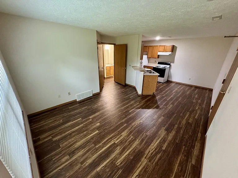 426 Oakwood Ave #C — Photo 2
