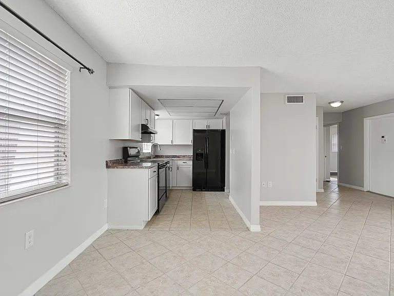 3135 Shady Dell Ln #218 — Photo 3