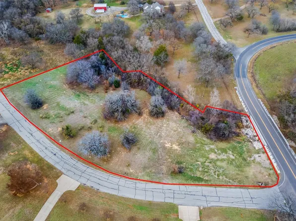 4453 Country Hill Rd, Fort Worth, TX 76140