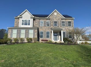 8 Ramsdell Ct, Round Hill, VA 20141