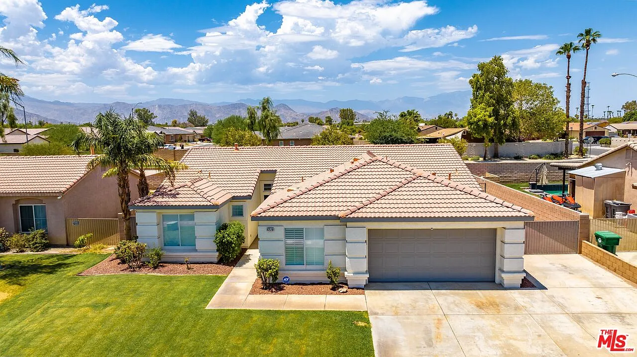 4 bed, 3.0 bath, 2125 sqft, $3,900 — Photo 4