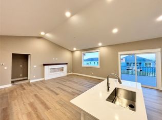 595 NW Georgetown Dr, Waukee, IA 50263