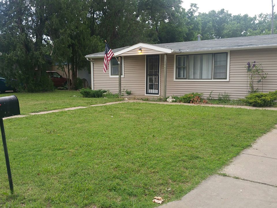 1st image of 1703 Redwood Dr