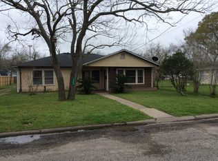 1403 E Park Ave, Victoria, TX 77901