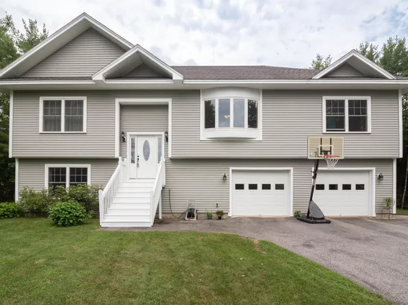 36 St Louis Avenue, Hermon, ME 04401