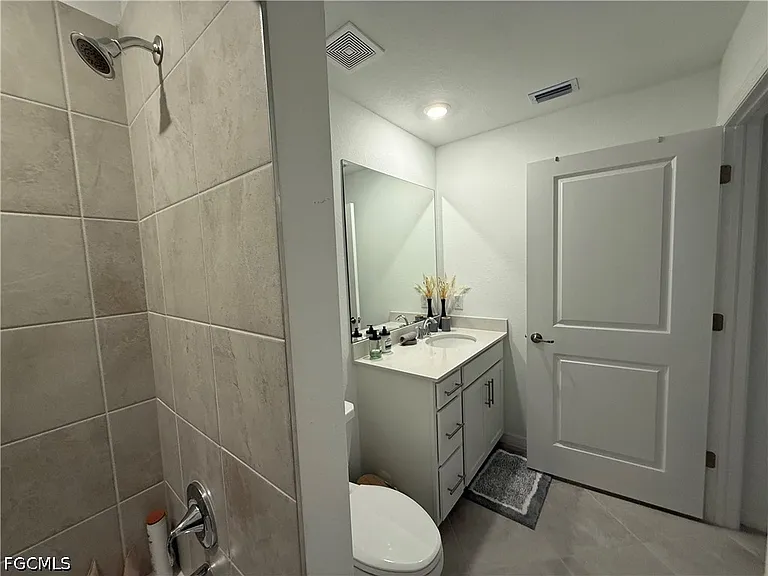 15285 Green Acres Ave #425 — Photo 14