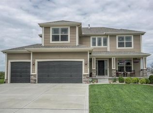 1528 SW 44th St, Lees Summit, MO 64082
