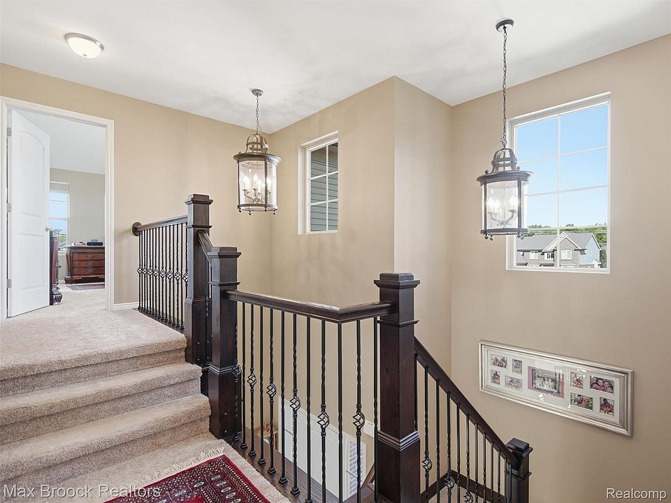 583 Birchcrest Ct, photo 30