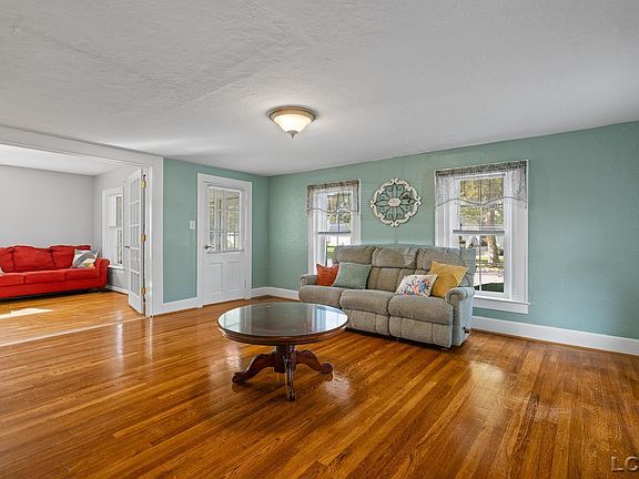 2nd image of 310 S Maiden Ln