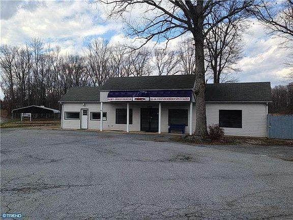 3rd image of 4702 Dupont Pkwy