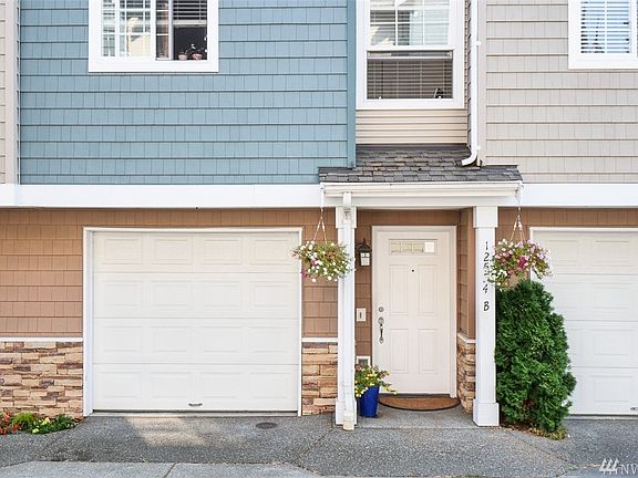 3rd image of 12524 B 26th Ave NE