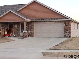 6390 Osage Dr, Dubuque, IA 52002