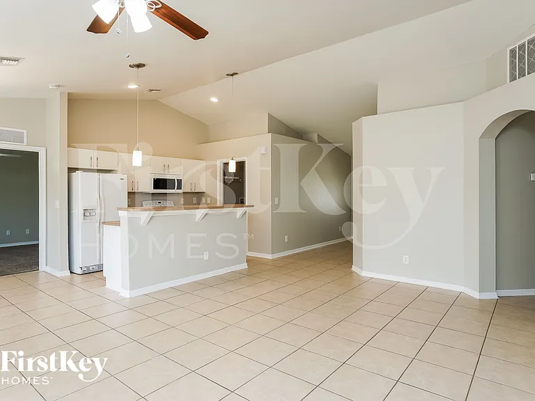 2237 Tropicana Pkwy W — Photo 4
