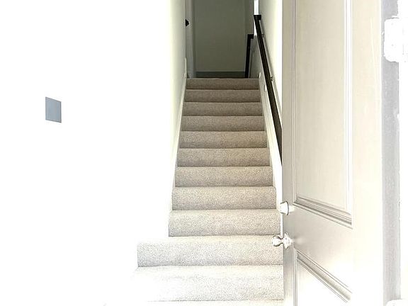 3rd image of 211 Douglas Way