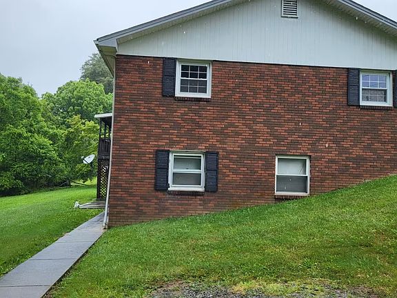 2nd image of 421 Oak Grove Rd #2