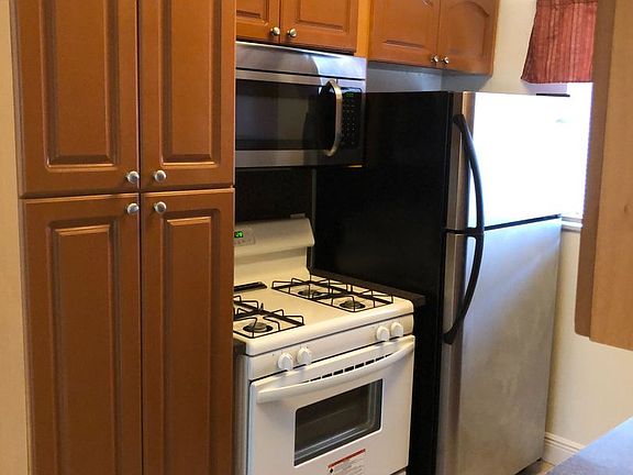 2nd image of 2072 NE 169th St