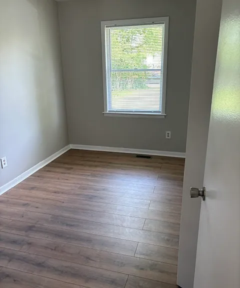 1785 N Maple Rd — Photo 9