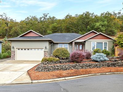 1744 NE Shale Ct, Roseburg, OR, 97470