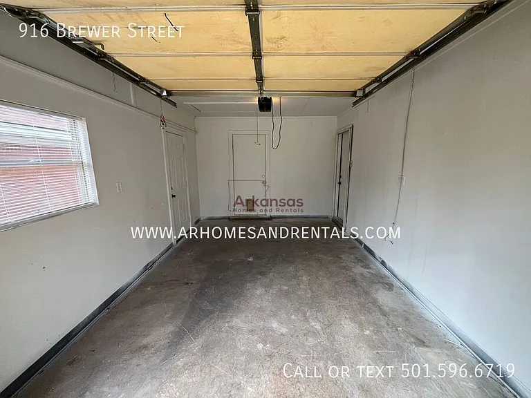 916 Brewer St — Photo 14