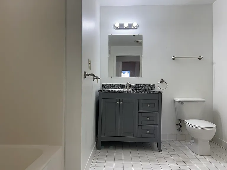 432 S Saginaw St #300 — Photo 10